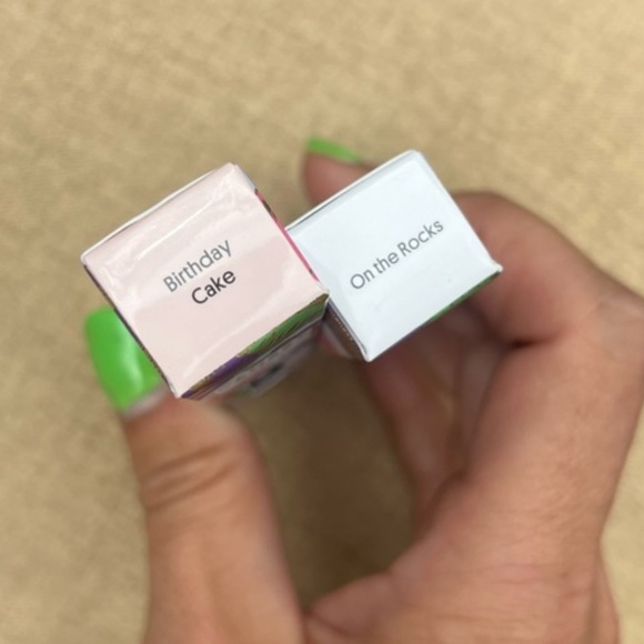 BNIB 2 Glossy Boss Lip Gloss winky lux in on the rocks and birthday cake - Picture 10 of 10
